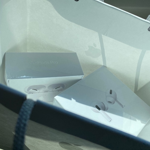 Apple AirPods!! - Picture 6 of 6